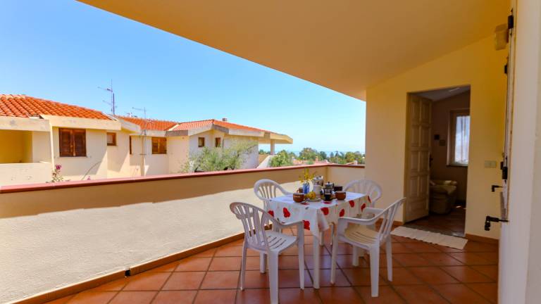 Rental apartment with yard & patio | Beach view — photo 4