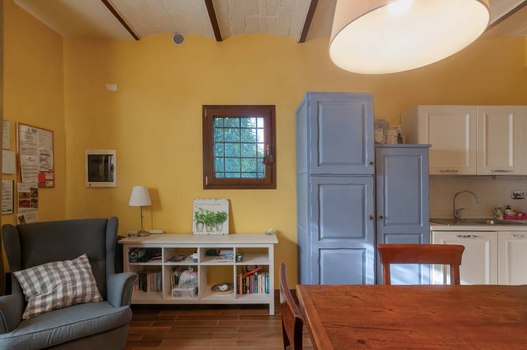 Casina – Tuscan Apartment with Pool among Vineyards and Olive Groves — photo 4