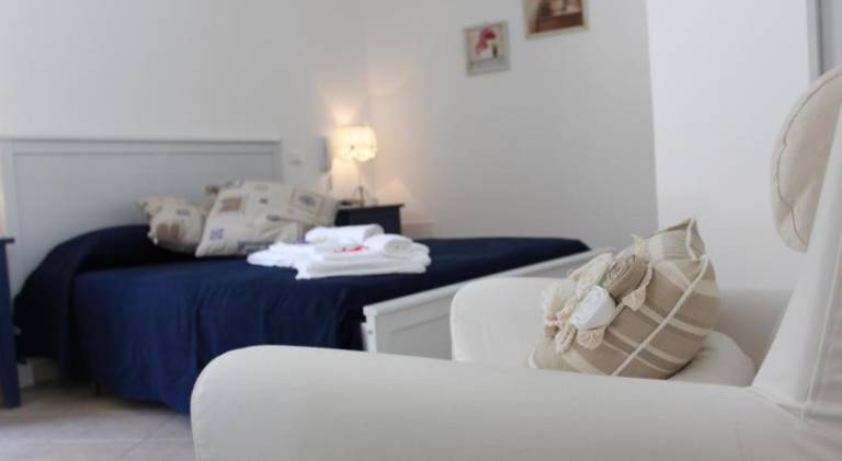 Book and Bed in Maglie