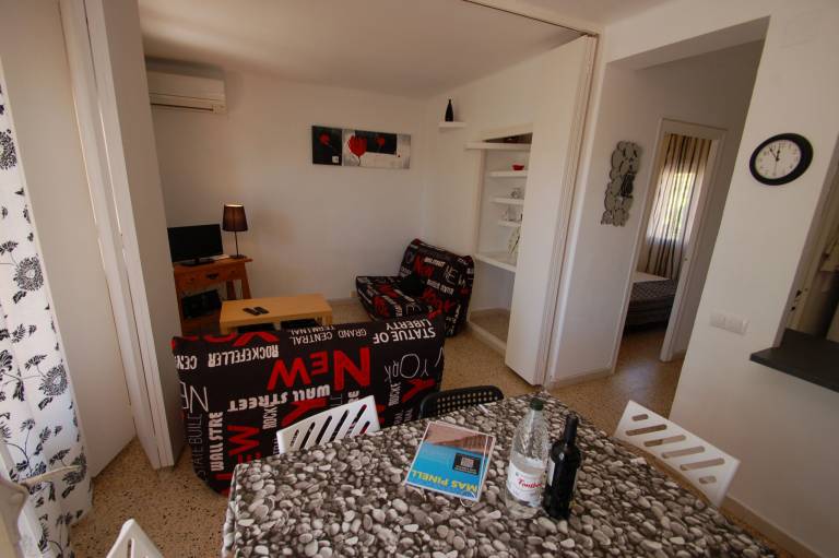 Holiday apartment with patio & garden — photo 4