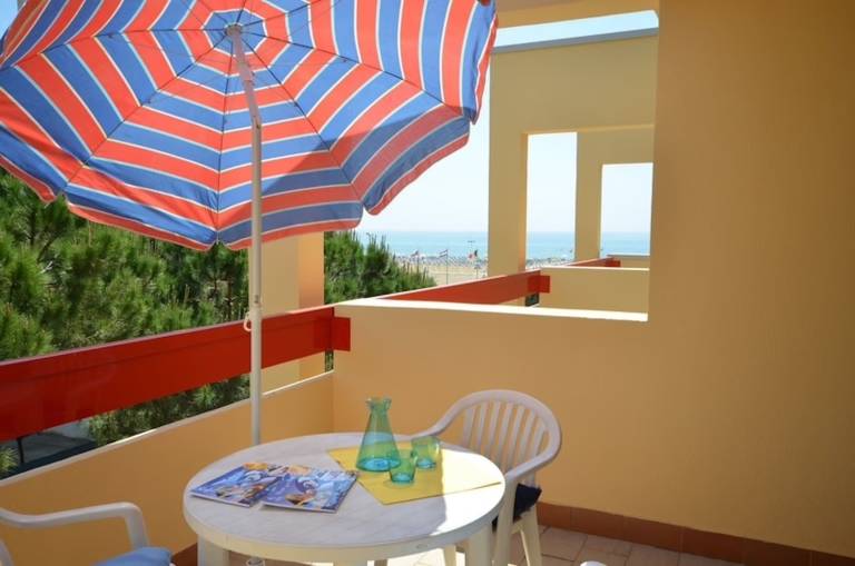 Centric beachfront apartment in Lignano Sabbiadoro