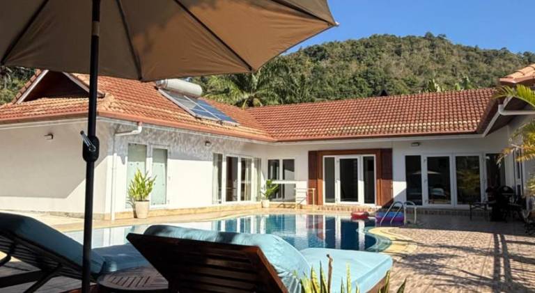 Villa with pool — photo 3
