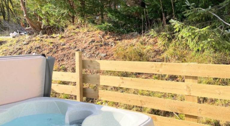 Lodge with terrace, hot tub & garden | Suitable for remote work | Pets are welcome in Perth
