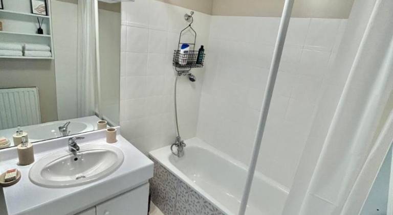 Holiday apartment with 2 rooms for 6 persons — photo 5