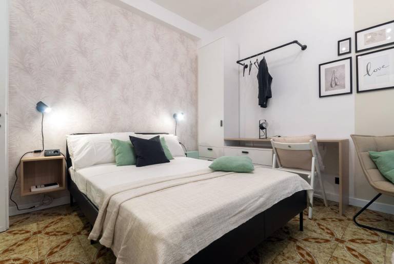Ein Zimmer Wohnung Milan mit Balkon