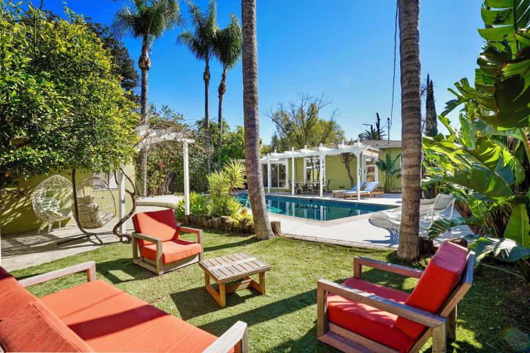 House  Woodland Hills