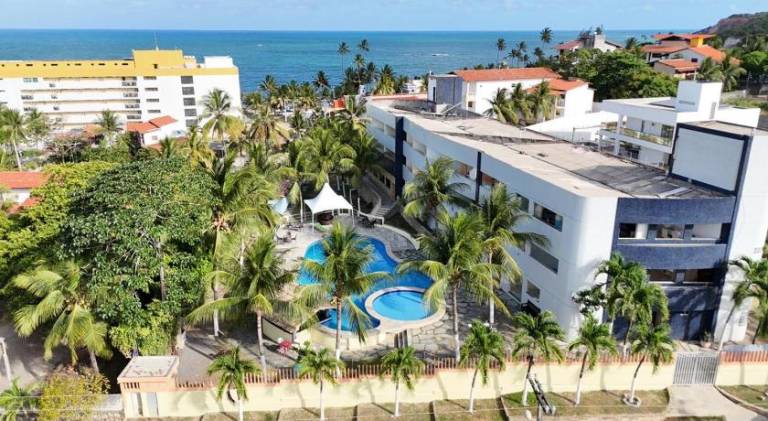 Serviced apartment with terrace, pool & garden in Conde