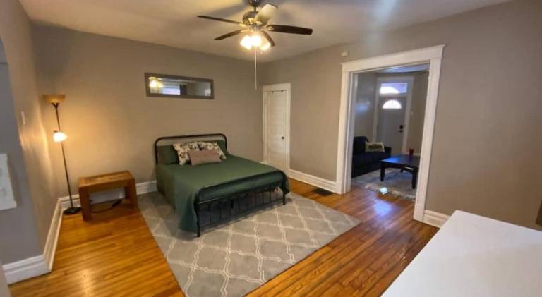 Lovely holiday apartment | Dogs allowed in St. Louis, MO