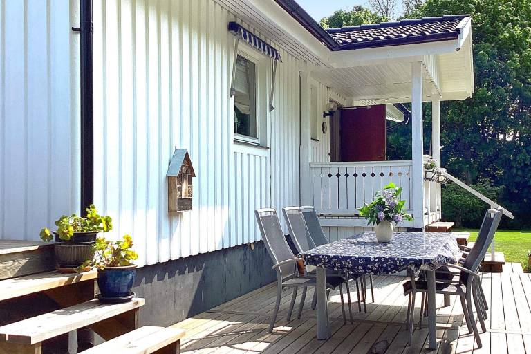 Wonderful vacation home with yard | Pet-friendly — photo 5
