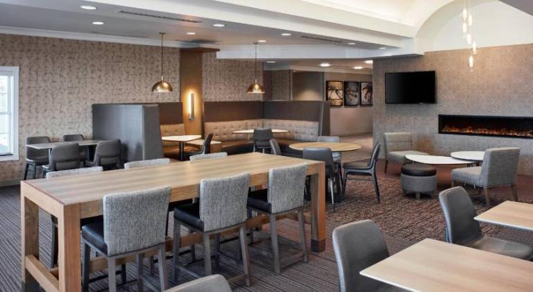 Residence Inn by Marriott Mississauga-Airport Corporate Centre West — photo 2