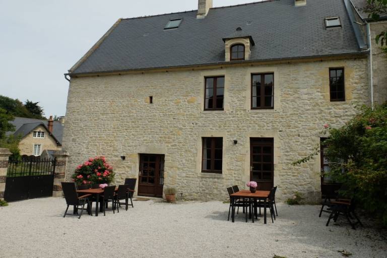 Ferienhaus in Sainte-Honorine-des-Pertes&comma; Colleville-sur-Mer f&uuml;r max. 4 Personen am Atlantik