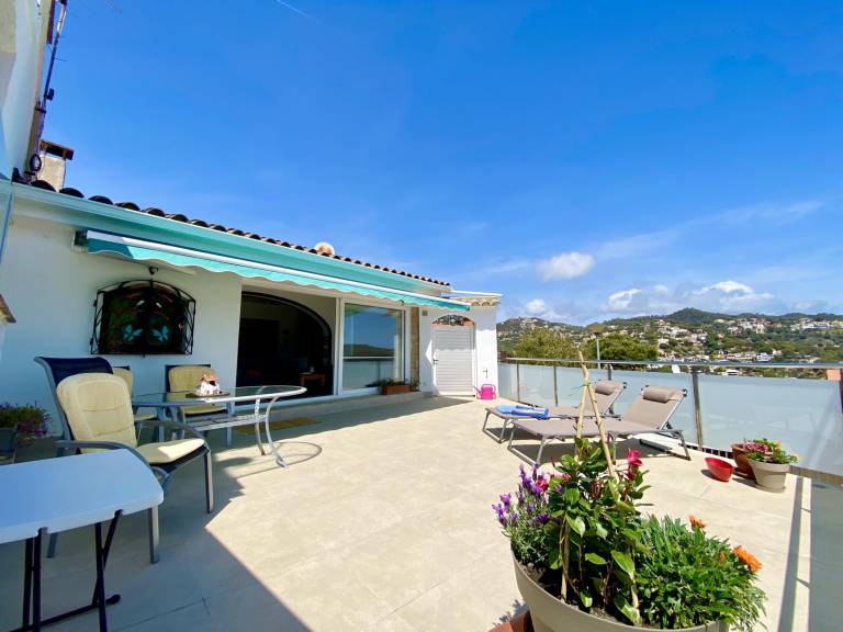 Villa with patio, BBQ & pool | Mountain view | Next to the beach | Pets are welcome — photo 4