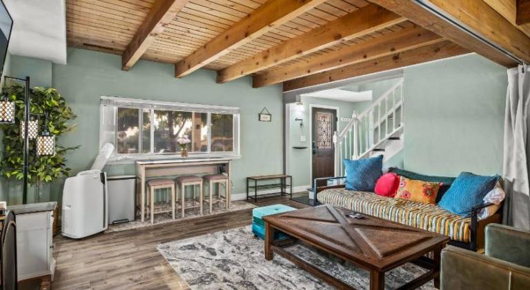 Fully equipped ample house with BBQ, garden & terrace | Pets are welcome in Reno, NV
