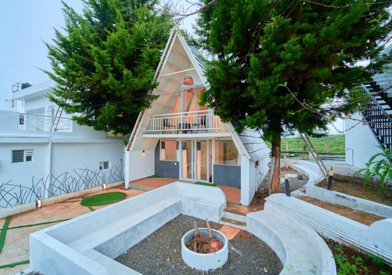 Beautiful vacation home with yard | Dogs allowed — photo 3