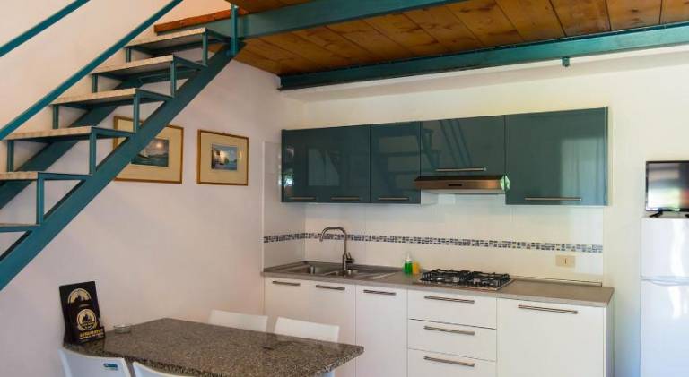 Serviced apartment with pool, garden & BBQ — photo 5