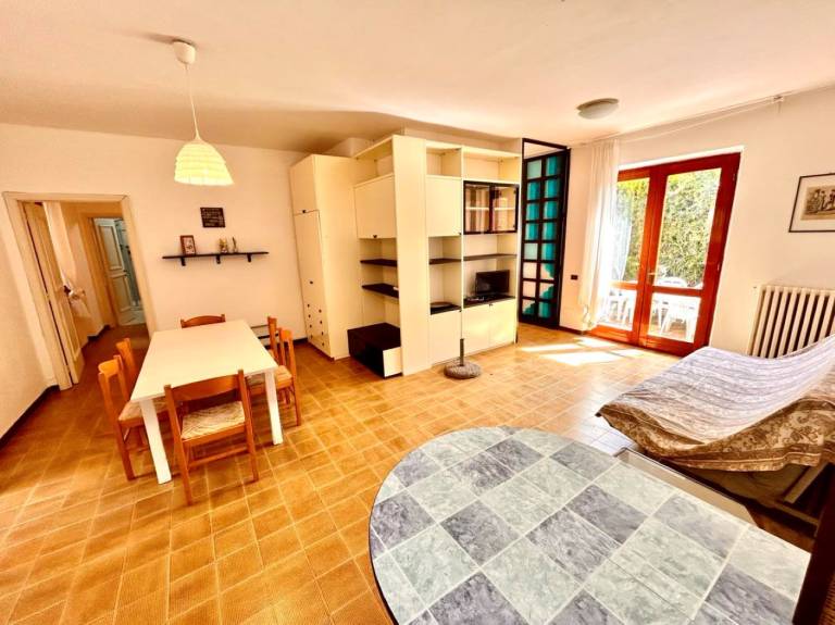 Child-friendly rental apartment with yard | Beach nearby | Pets are welcome in Camerano