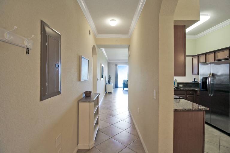 Condo with private pool — photo 5