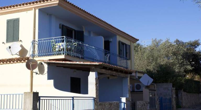 Pleasant apartment with patio | Pet-friendly in Teo