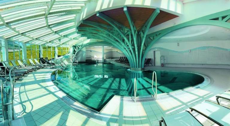Beautiful holiday apartment with pool, patio & garden | Close to the ski | Pet-friendly — photo 3
