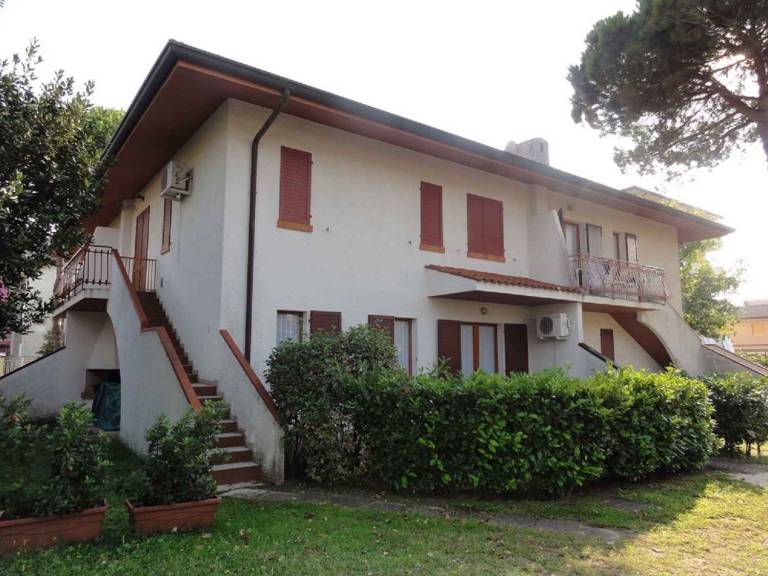 Holiday apartment with garden and close to the town centre in Bibione