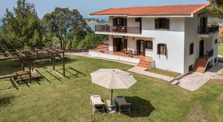 Fully equipped villa with yard, terrace & BBQ | Close to the beach | Pets are welcome — photo 4