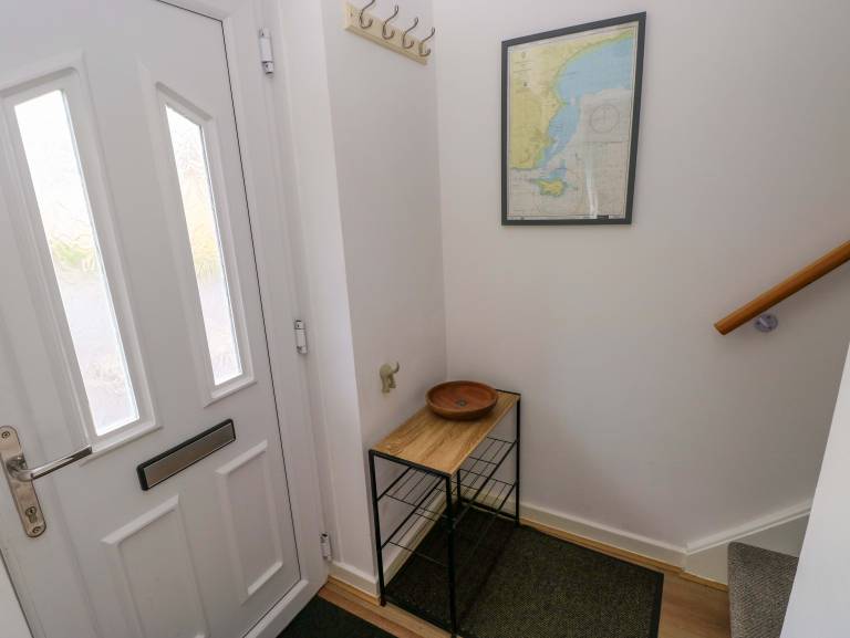 Cottage with yard | Beach view — photo 3