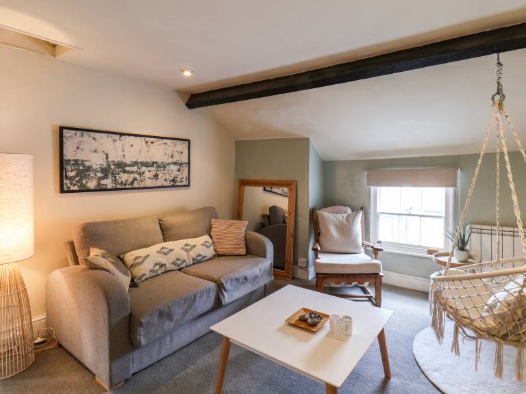 Family-oriented cottage with yard | Beach view | Pets are welcome — photo 4