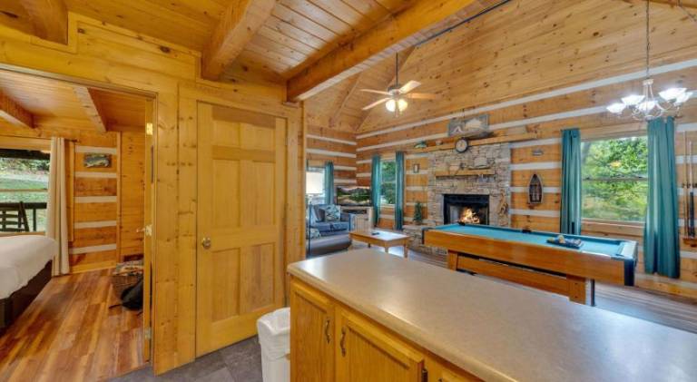 Whispers of the Smokies Hot Tub Pool Table Grill — photo 4