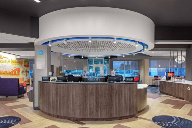Tru by Hilton Cleveland Midtown — photo 3
