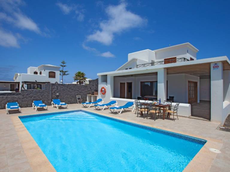 Fully equipped wonderful house with private pool, BBQ & garden | Dogs allowed — photo 3