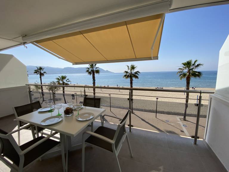 Charming rental apartment with patio | Close to the beach | Pets allowed — photo 3