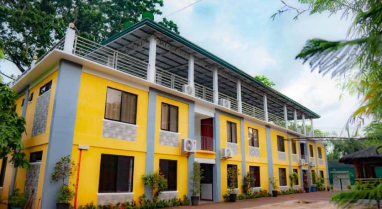 Pleasant serviced apartment with pool | Pet-friendly in Puerto Princesa