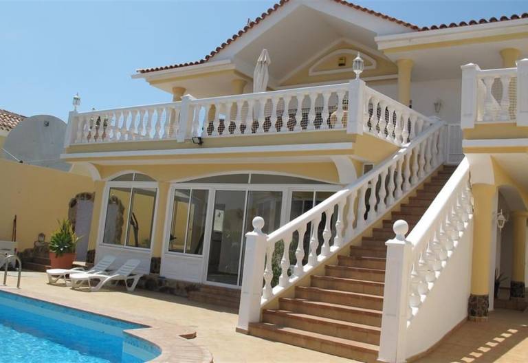 Vacation Villa 'Beautiful Villa In The South' with Sea View, Wi-Fi and Air Conditioning — photo 2