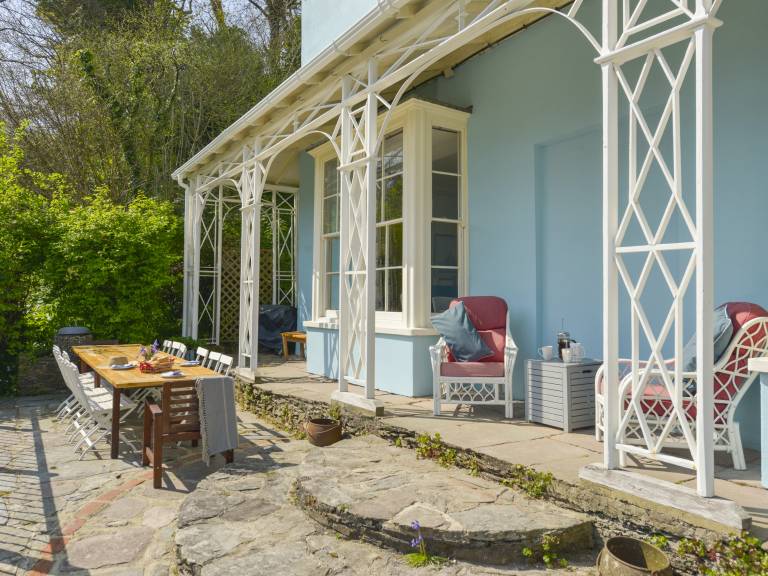 Cottage with patio, barbecue & yard — photo 3