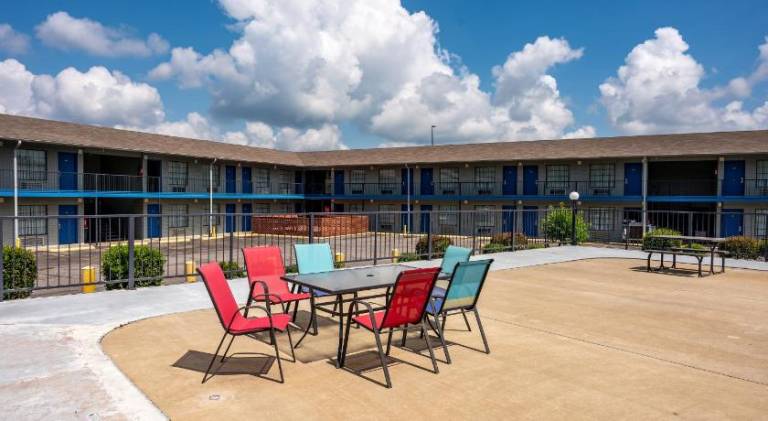 American Inn & Suites Russellville — photo 3