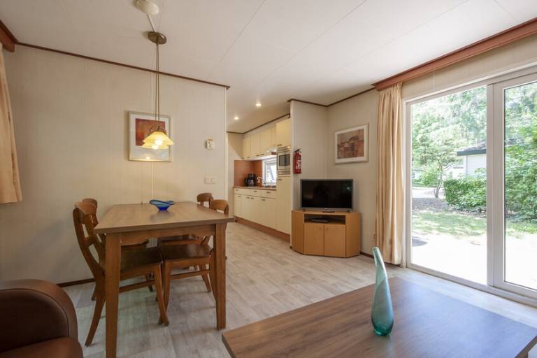 Chalet with heated pool, garden & patio | Pet-friendly — photo 4