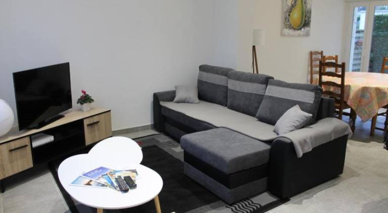 Villa with 2 rooms for 7 persons in Montreuil
