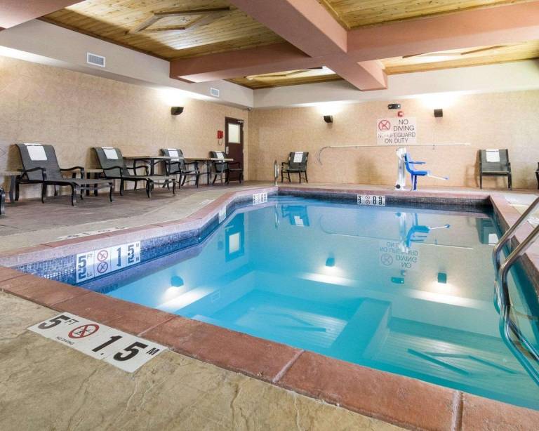 Comfort Suites Topeka Northwest — photo 3