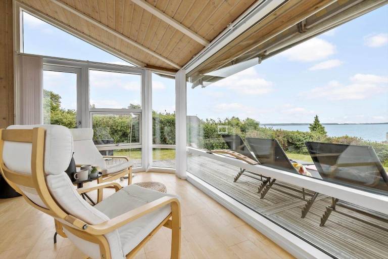 Vacation home with grill, patio & jacuzzi | Sea view — photo 3