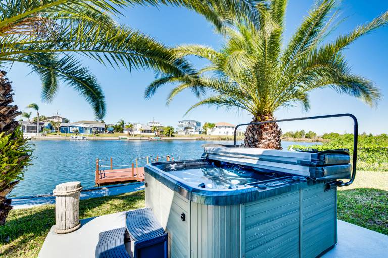 2 Mi to Beach Canal Front Home in Hernando Beach