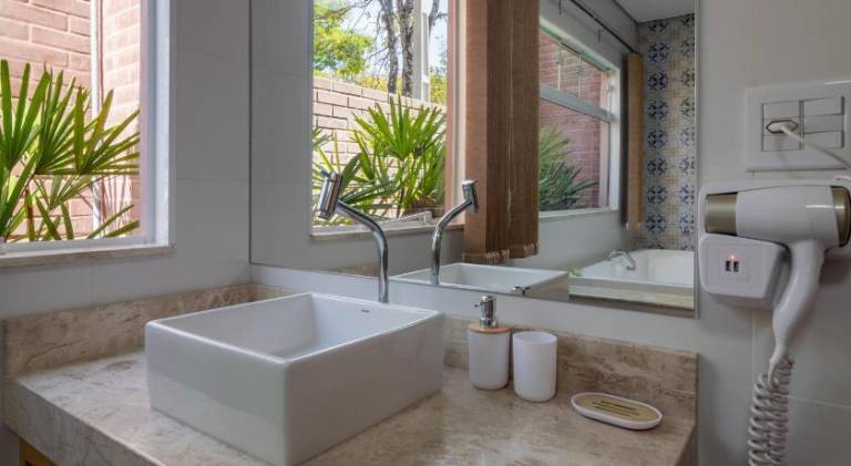 Suite Privativa com Hidromassagem em Brotas - SuiVerde — photo 5