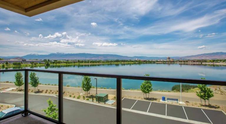 Hampton Inn & Suites Reno/Sparks — photo 4