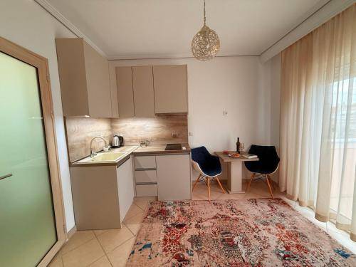 Rental apartment with yard & patio — photo 3