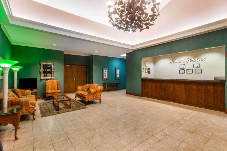 Howard Johnson Hotel & Conference Center by Wyndham Salem — photo 3