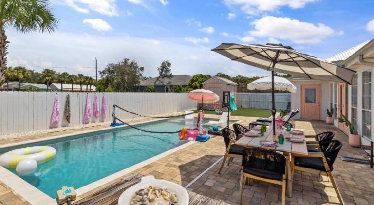 Steps to the beach & close to 30A! Private pool with sundeck & putt putt golf! — photo 5