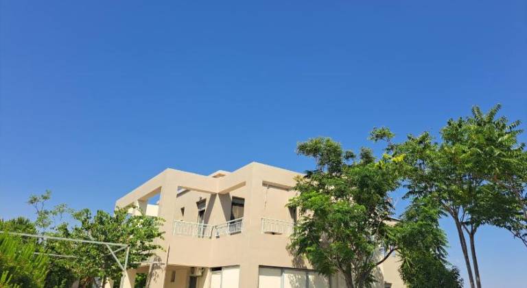 Rental apartment with BBQ, yard & patio — photo 2