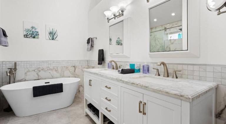 Spacious stunning ranch house, hot-tub and private basketball court, near WestWorld, TPC — photo 2
