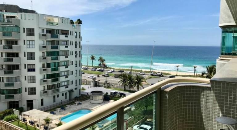 Holiday apartment with pool & hot tub | Beach nearby | Pet-friendly in Rio de Janeiro