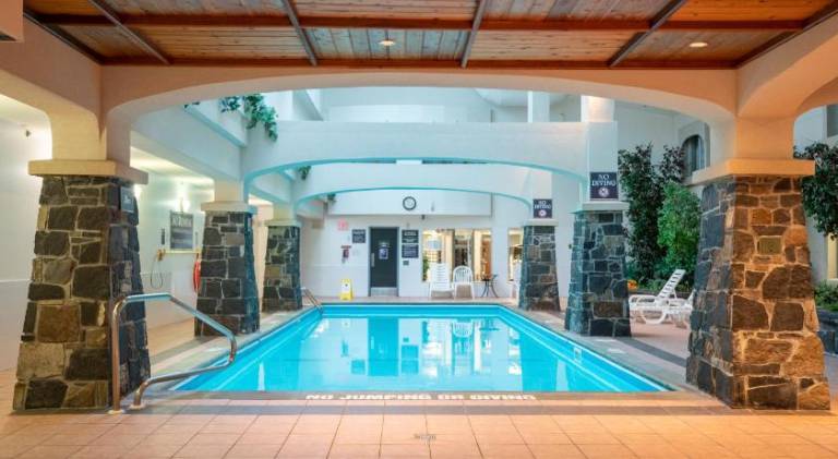 The Rundlestone Lodge — photo 3