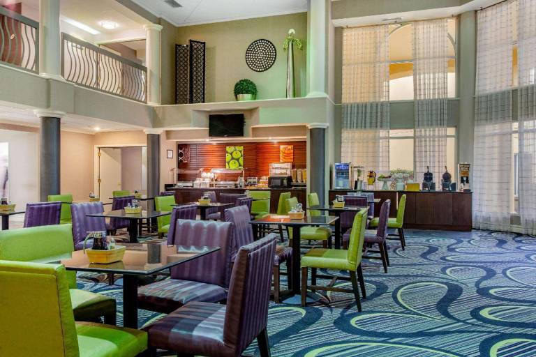 La Quinta Inn & Suites by Wyndham Raleigh Durham Airport — photo 4
